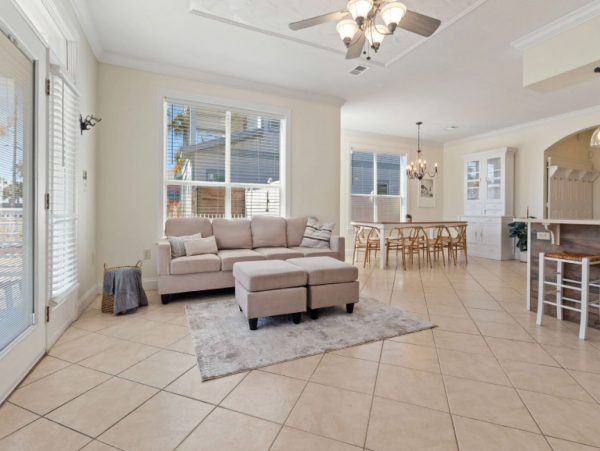 Luxurious 8 Bedroom Coastal Retreat in Destin - Perfect for Groups